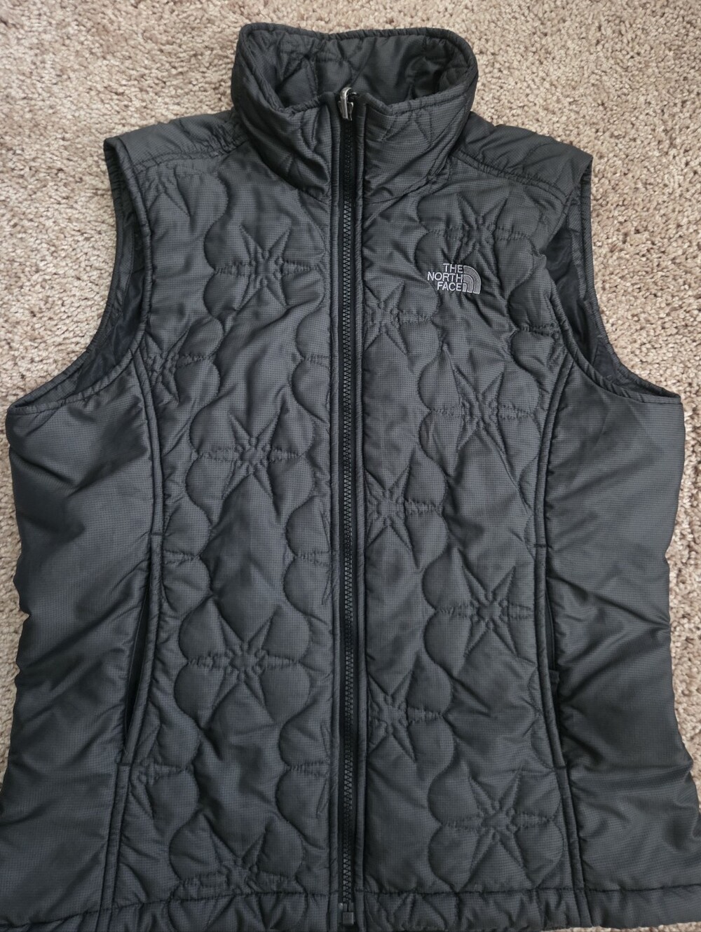 The North Face Black Quilted Floral-Pattern Vest